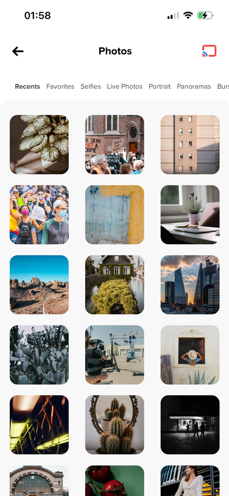 Oberfläche, die eine iPhone-Fotobibliothek anzeigt, die zur Übertragung auf einen Fernseher bereit ist