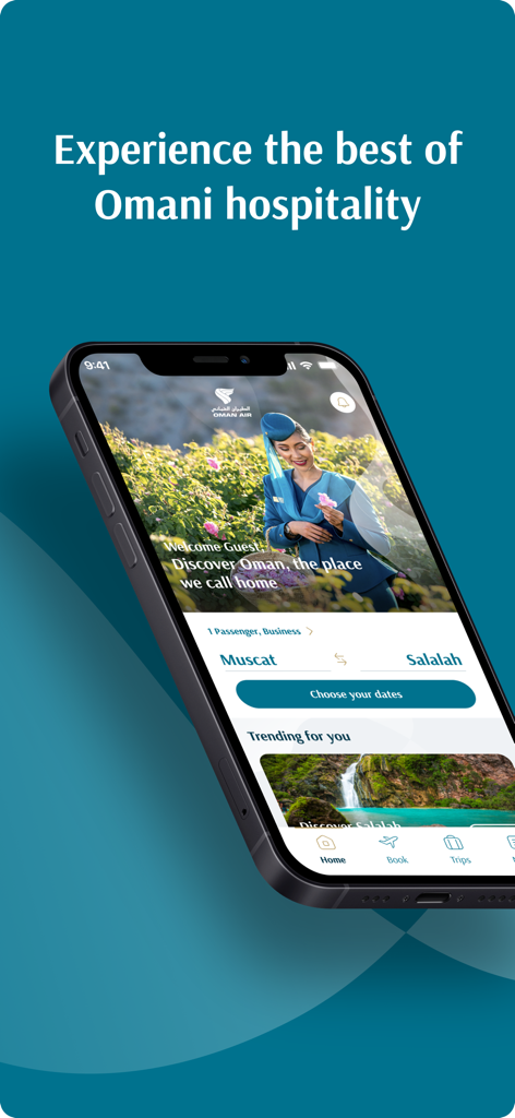 L'écran d'accueil de l'application mobile Oman Air affiche la recherche de vols entre Mascate et Salalah avec un message de bienvenue sur le thème de l'hospitalité.