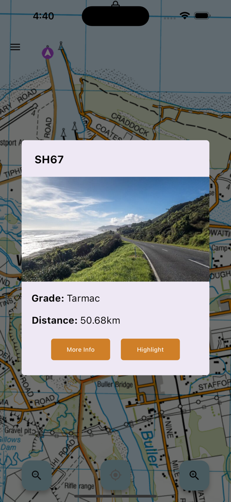 Aplicación Adventure Guide Navigator que muestra los detalles de la ruta SH67 en un mapa topográfico
