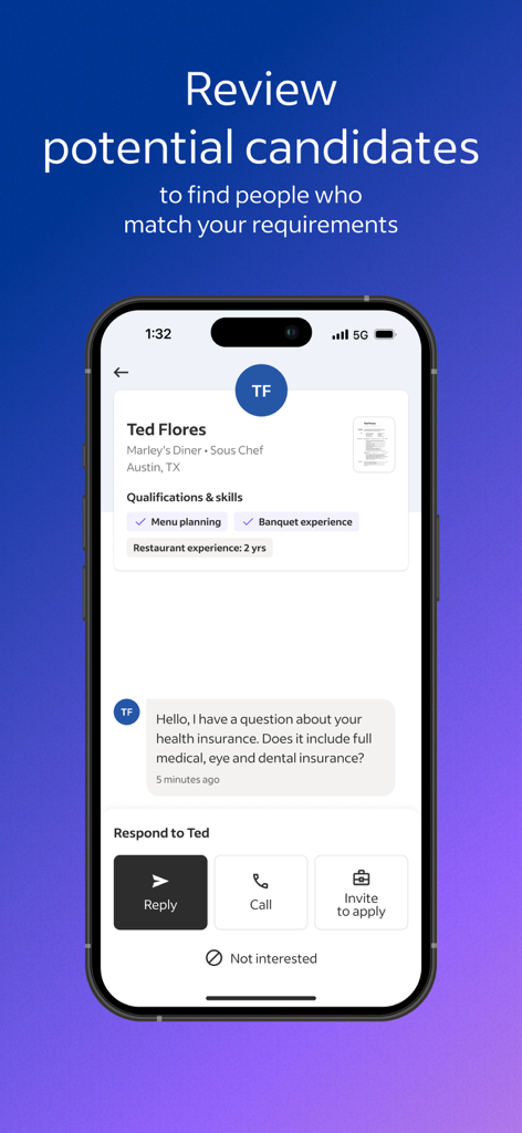 Indeed for Employersアプリのインターフェースが、資格情報と迅速なコミュニケーションオプションを備えた候補者プロフィールを表示しています。