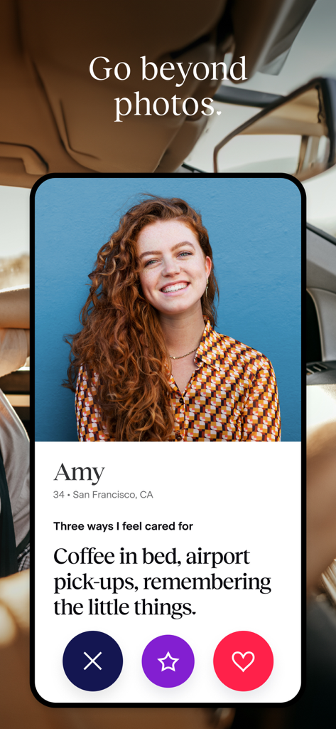 O perfil de namoro de uma mulher no aplicativo Match mostrando prompts pessoais e detalhes de estilo de vida além das fotos.