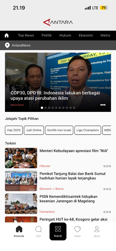 Antaranews - The home screen of the Antaranews mobile app displaying Indonesian news categories and current headlines.