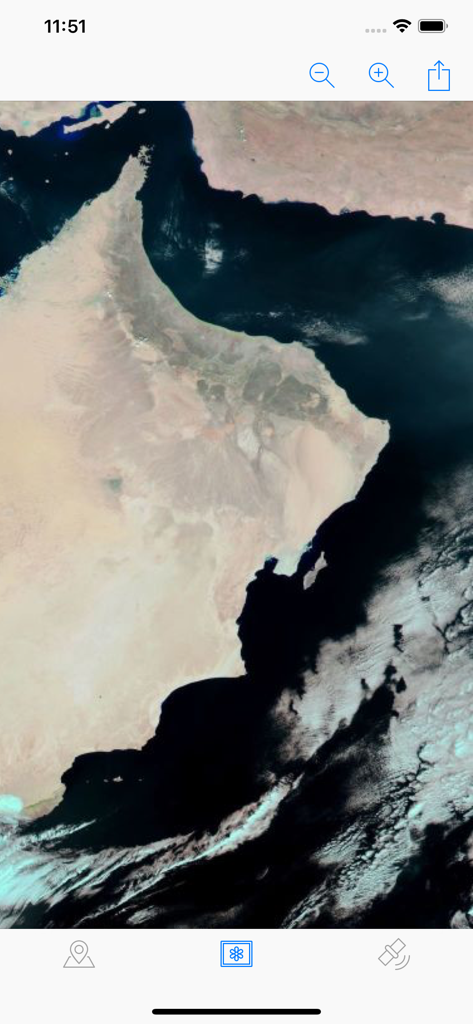 World Now - NASA-Satellitenbilder einer Küstenlinie in der World Now App.