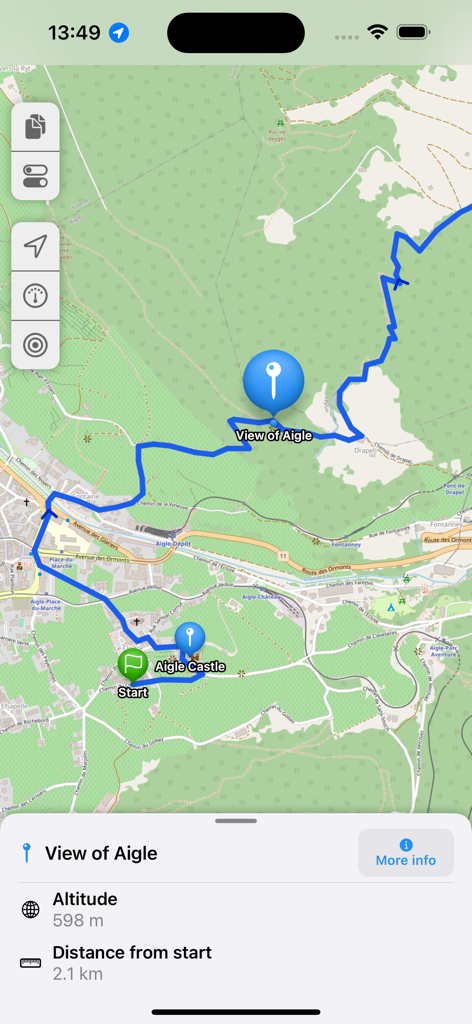 GPX viewer 2 - Interfaz del mapa de GPX viewer 2 que muestra una ruta azul con un panel de información de puntos de referencia que muestra la altitud y la distancia desde el inicio