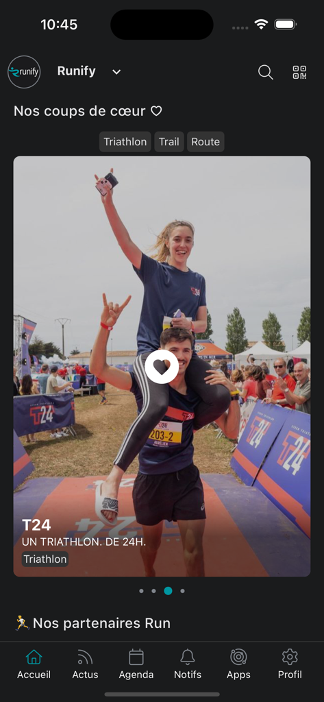 Runify - Runify app interface showing featured running events and triathlon race details.