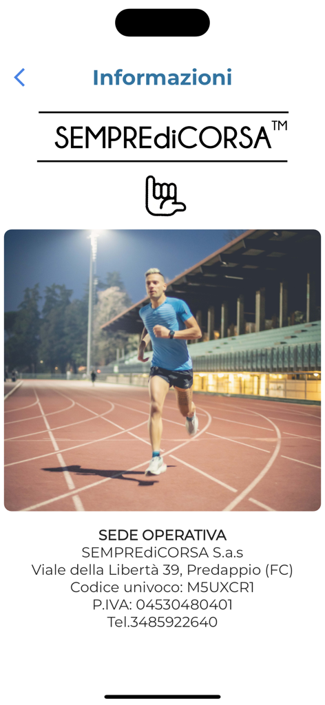 SempreDiCorsa - Information screen of the SempreDiCorsa app featuring coach Lorenzo Lotti running on an athletic track