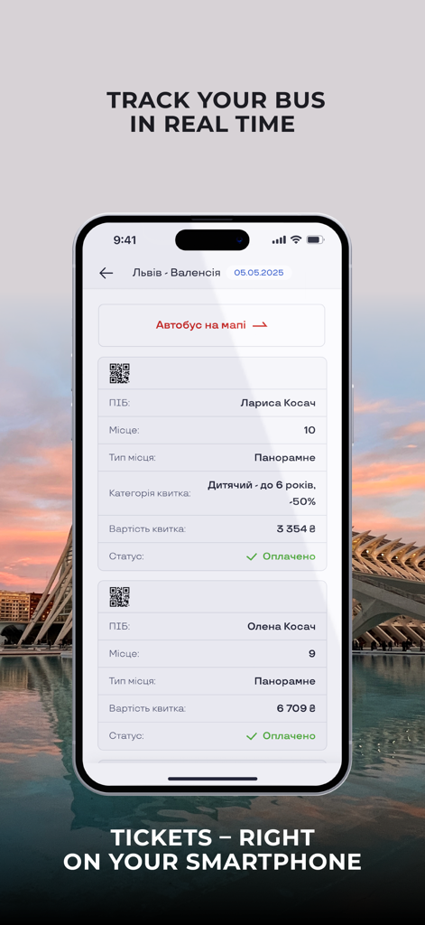 Billetes de autobús digitales mostrados en la pantalla de un smartphone con información de seguimiento en tiempo real