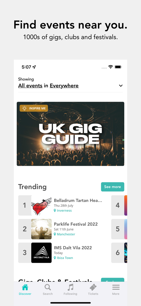 Skiddle: Events and Tickets - Pantalla de inicio de la aplicación Skiddle que muestra festivales de música en tendencia y un banner de guía de conciertos en el Reino Unido.