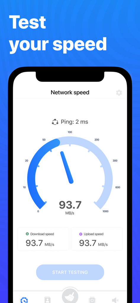 게이지와 다운로드 및 업로드 속도를 보여주는 네트워크 속도 테스트를 표시하는 Clean Storage 앱의 인터페이스