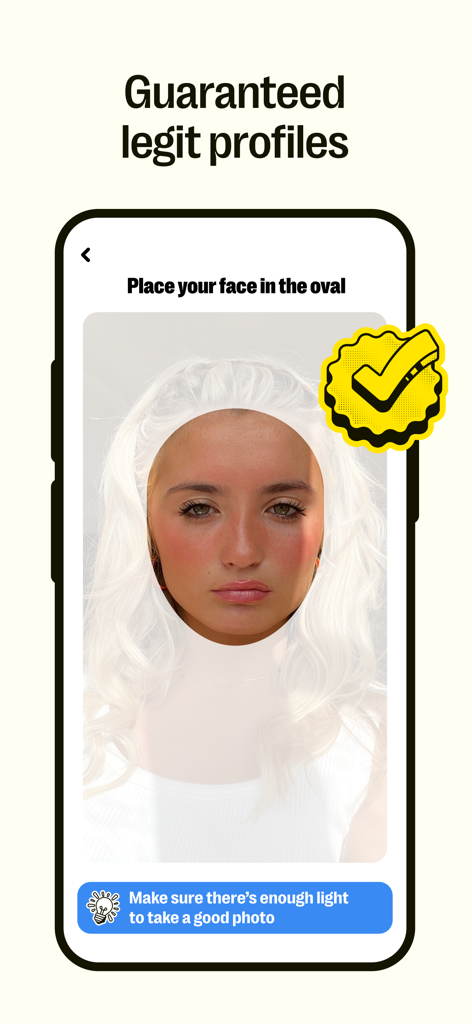 프로필의 진위 여부를 확인하기 위해 얼굴 스캔을 보여주는 Yubo 앱의 본인 인증 화면