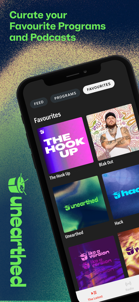 triple j - Ein Smartphone zeigt den Favoritenbereich der triple j-App mit Symbolen für Programme wie The Hook Up und Like A Version.