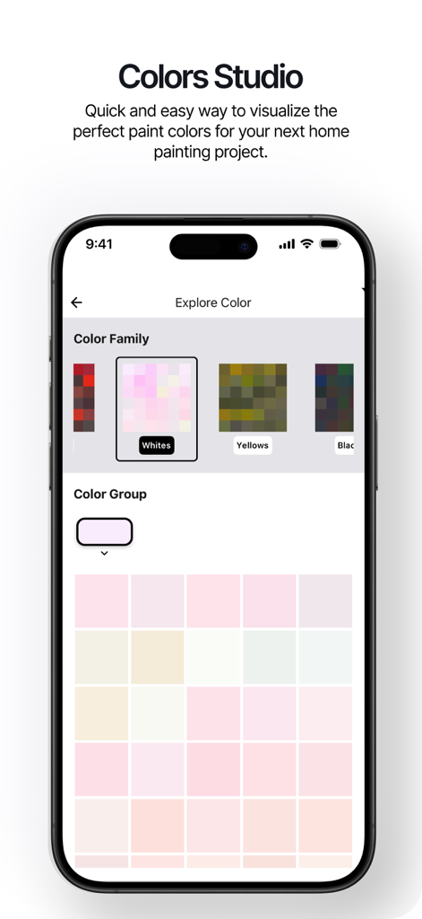 Una captura de pantalla de la aplicación Renovate AI Color Studio que presenta varias paletas de colores de pintura para el diseño del hogar.