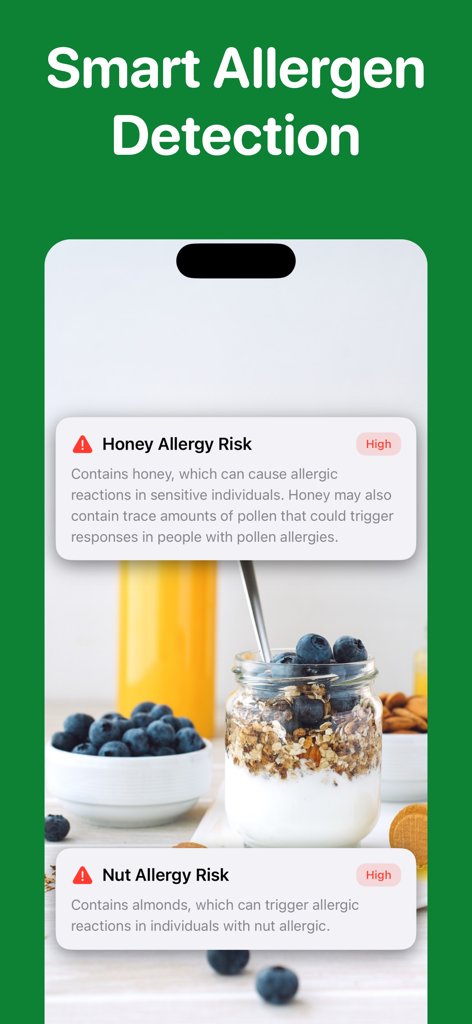 AI Food Scanner - NutriScan - NutriScanアプリからの携帯電話画面に、食品画像に対する蜂蜜とナッツアレルギーの危険度が高いアラートが表示される