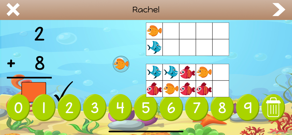 Vertikale Additionsaufgabe mit Fisch-Manipulatoren in Zehnerrahmen innerhalb einer Unterwasser-Oberfläche.