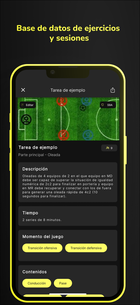 Aplicativo de treinamento de futebol exibindo um treino tático com um diagrama de campo e detalhes do exercício.