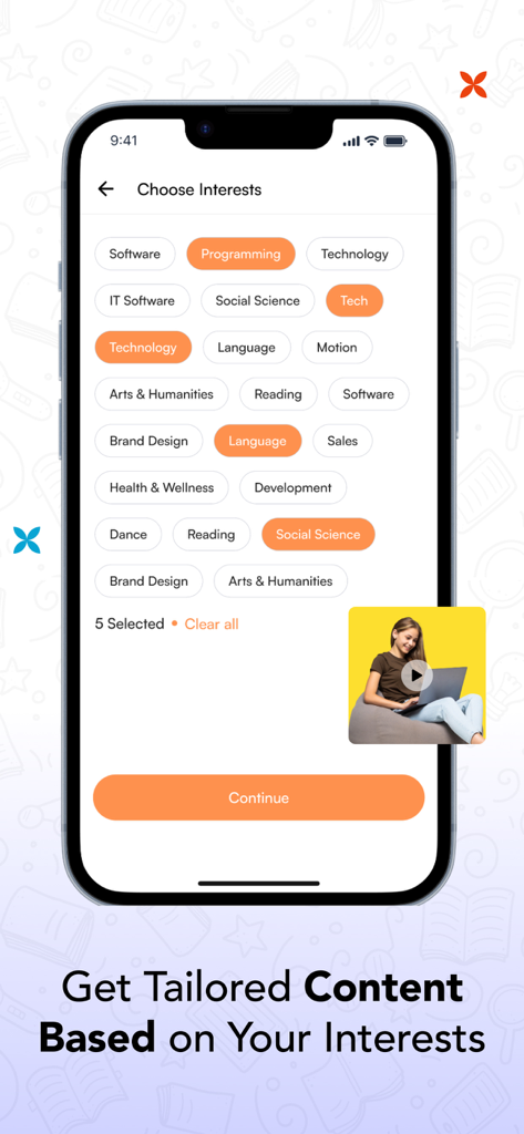 Pantalla de la App Tomohi para elegir intereses y recibir contenido de aprendizaje personalizado.