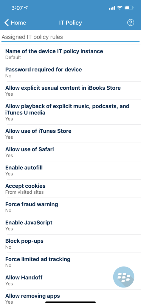 Tela do BlackBerry UEM Client exibindo regras de política de TI atribuídas para gerenciamento de dispositivos móveis