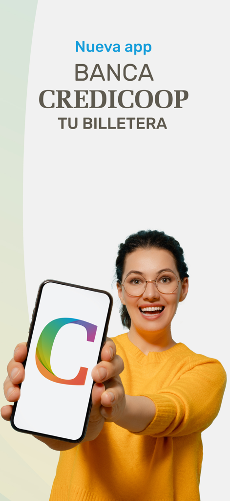 BANCA CREDICOOP - Una mujer sosteniendo un smartphone con el logo de Banca Credicoop y texto describiendo la nueva app de banca móvil
