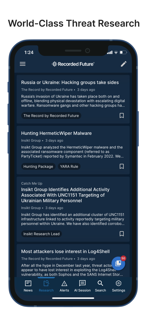 Recorded Future - Recorded Future App-Oberfläche, die einen Feed mit Cyberbedrohungsforschung und Nachrichtenartikeln anzeigt.