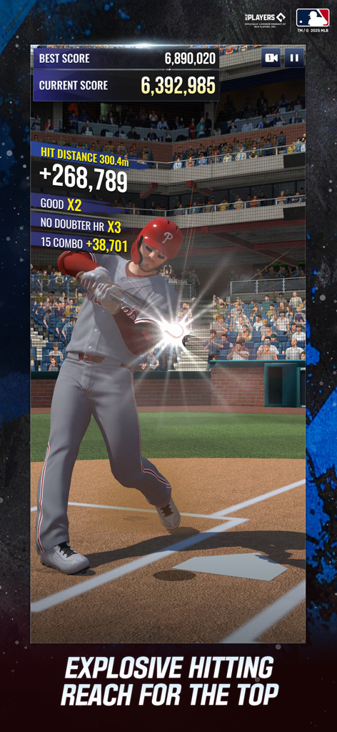 MLB Rivals - Un jugador de béisbol golpeando una pelota con estadísticas de marcador y combo en MLB Rivals