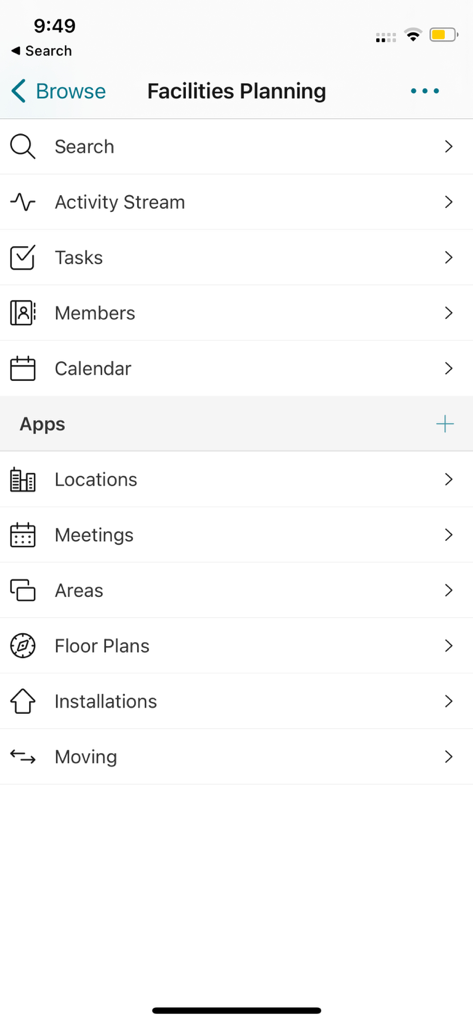 Interfaz de la aplicación móvil Podio que muestra un espacio de trabajo personalizado de planificación de instalaciones con herramientas de gestión de tareas y proyectos