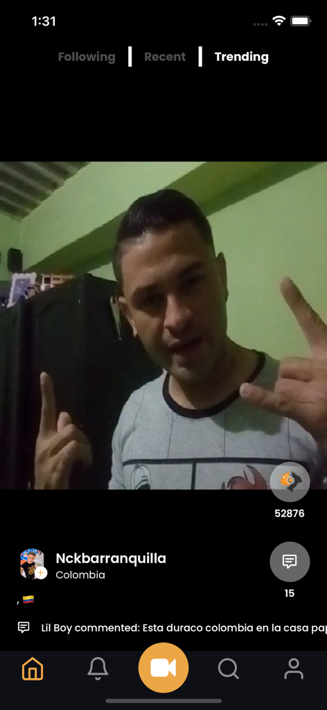 Shamar - Interface of the Shamar app showing a trending short-form video with voting and comment features