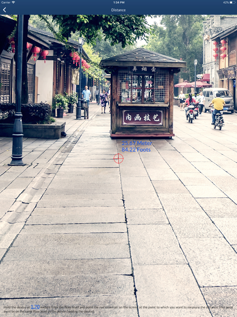 Smart Tools Pro HD - Herramienta de medición de distancia AR en la aplicación Smart Tools Pro HD que muestra la distancia en metros y pies