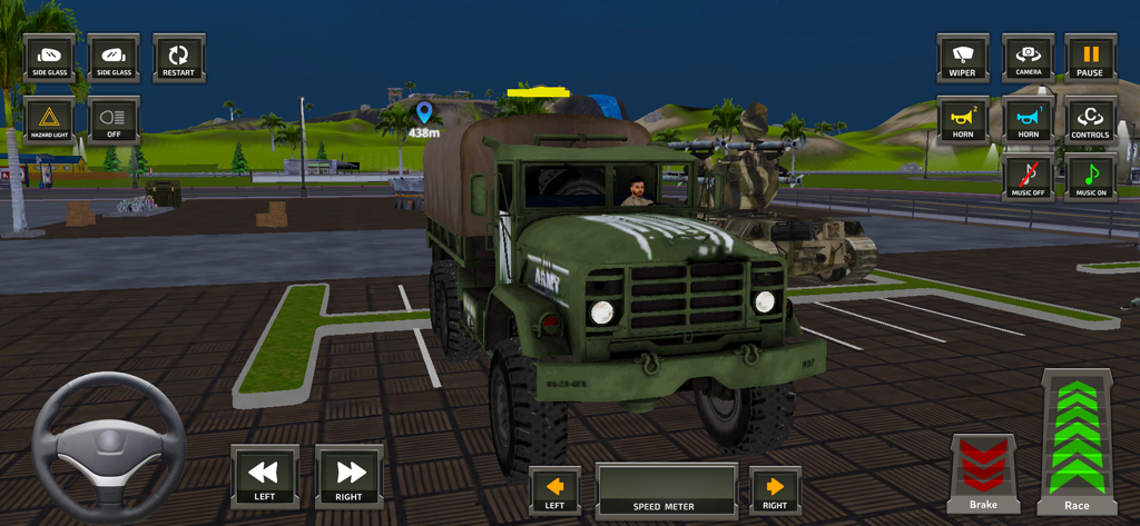 Millitary Cargo Truck Games - Ein grüner Militär-Lastwagen in einem militärischen Fahrsimulationsspiel mit Bildschirmbedienungen und einem Lenkrad.