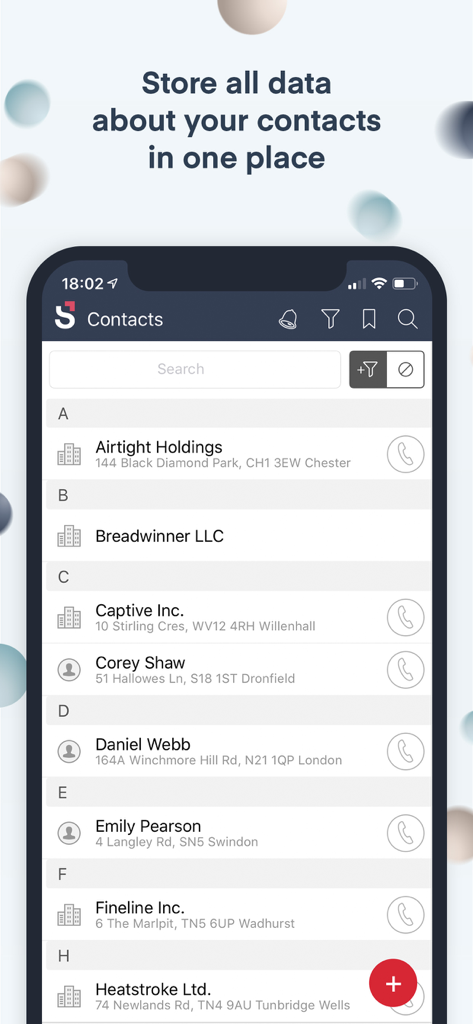 Scoro - Interfaccia dell'app mobile Scoro che mostra un elenco di contatti aziendali e individuali con indirizzi e pulsanti di chiamata.