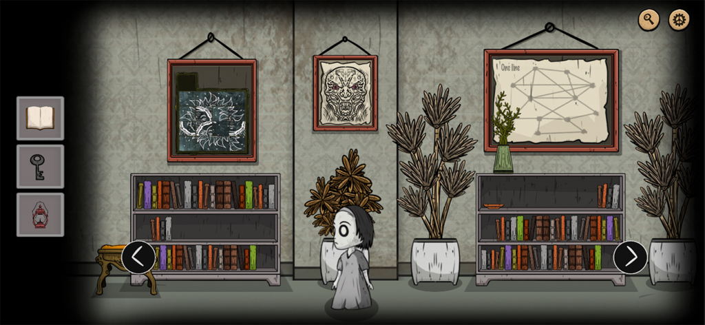 Jugabilidad de The Enigma Mansion que muestra una habitación con estanterías y acertijos de pared