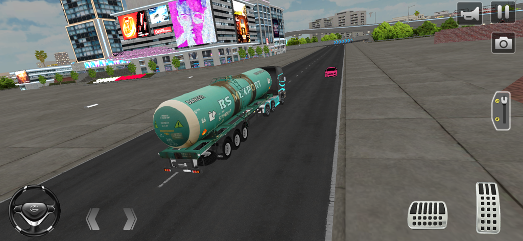 US Cargo Oil Truck Simulator - Un camión cisterna de petróleo de color verde azulado conduciendo por una carretera de la ciudad en el juego móvil US Cargo Oil Truck Simulator.