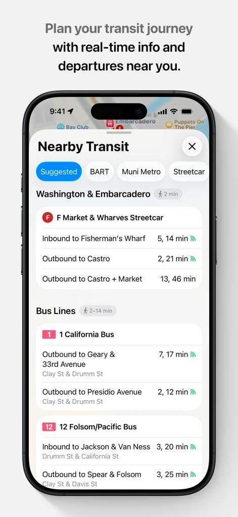 Apple Maps - Tela do Apple Maps exibindo os horários de partida de ônibus e bondes próximos para planejamento de transporte urbano.