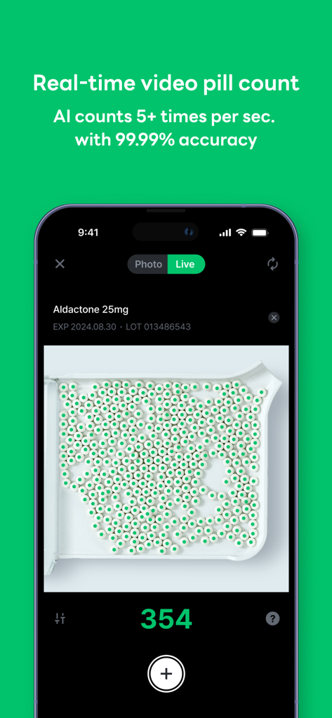 PillEye app interface showing a real-time count of 354 tablets on a pharmacy tray using AI technology