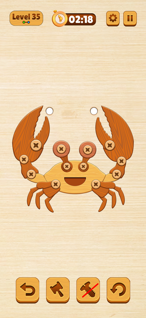 Wood Nuts & Bolt: Screw Puzzle - Una captura de pantalla del juego móvil Wood Nuts and Bolts que presenta un rompecabezas de madera con forma de cangrejo con varios pasadores de tornillo.