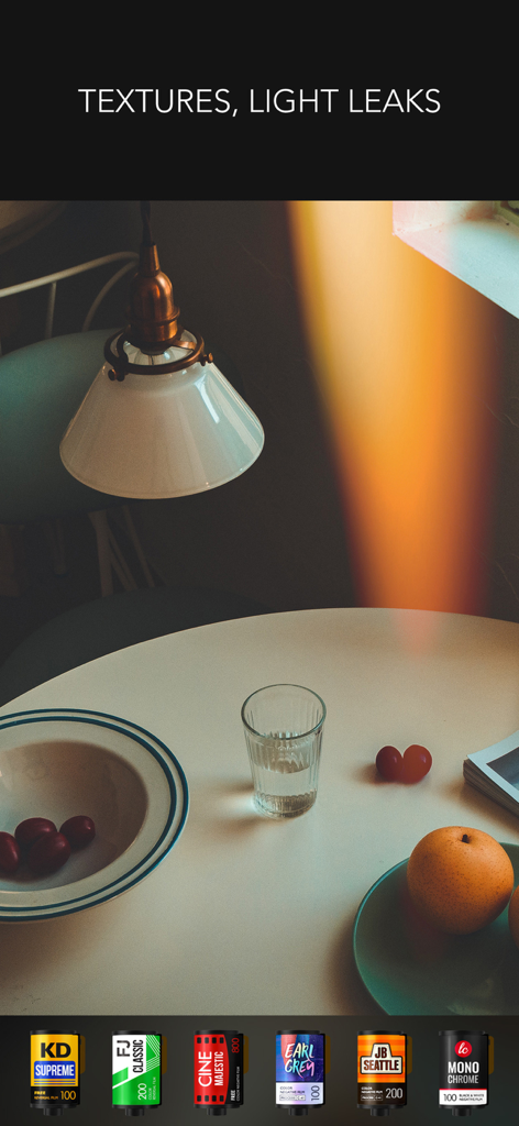 Una captura de pantalla de PICSPLAY 2 que demuestra efectos de fugas de luz y opciones de filtros de película vintage.