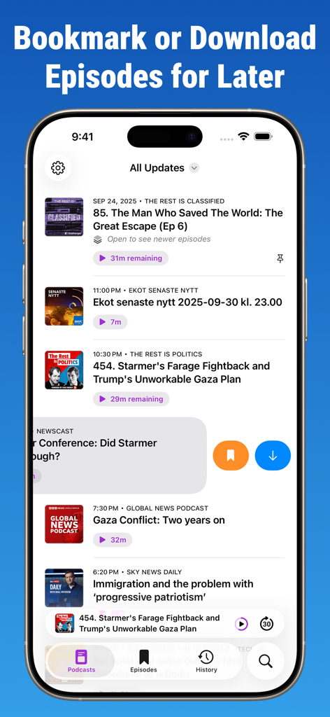 Podcast App: Updates - Interfaz de una aplicación de podcast que muestra una lista de episodios de noticias con opciones para marcar y descargar para escuchar sin conexión