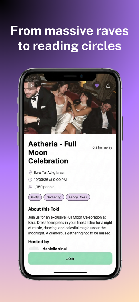 Toki Social Map - Pantalla de detalles del evento para una Celebración de Luna Llena en la aplicación Toki mostrando una foto grupal e información del evento