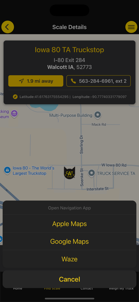 Der Waagen-Detailbildschirm der CAT Scale Locator App zeigt einen bestimmten Truckstop-Standort in Iowa mit einem Menü zum Öffnen der Navigation in Apple Maps, Google Maps oder Waze.