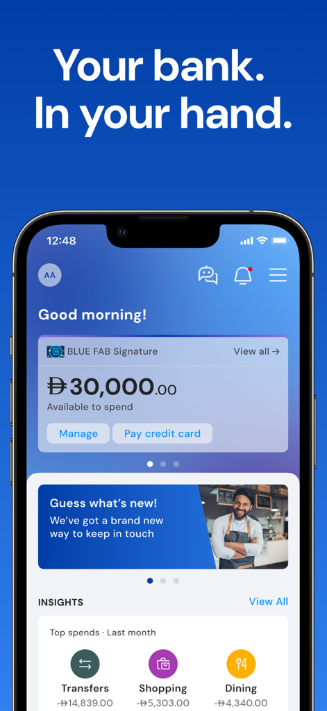 Dashboard dell'app FAB Mobile Banking che mostra il saldo del conto, le analisi di spesa e la navigazione su uno smartphone