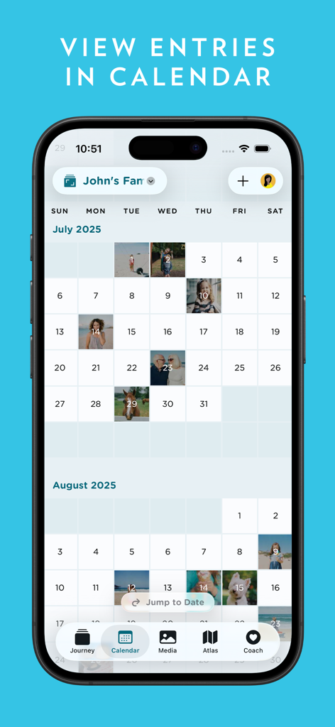 Journey - Diary, Journal - Un smartphone mostrando la vista de calendario de la aplicación Journey con fotos que representan entradas de diario diarias.
