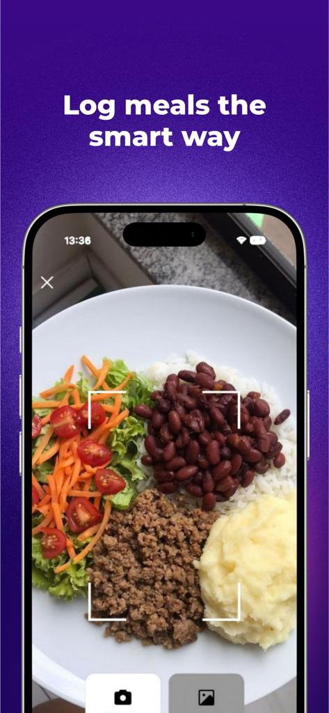 Interface do aplicativo OzemPro mostrando registro inteligente de refeições via escaneamento por câmera de um prato de comida saudável