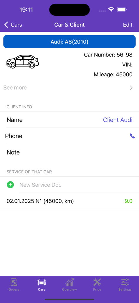 .Auto Repair - Interfaz de aplicación móvil mostrando detalles del coche para un Audi A8 e información del cliente asociada.