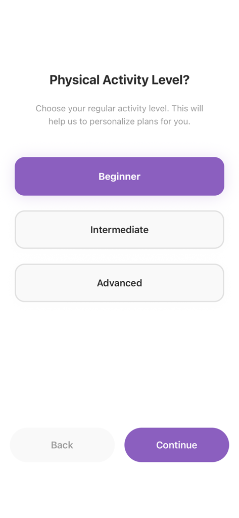 Home workout app: No Equipment - Pantalla de la aplicación móvil para seleccionar el nivel de actividad física entre principiante, intermedio y avanzado para personalizar los planes de entrenamiento