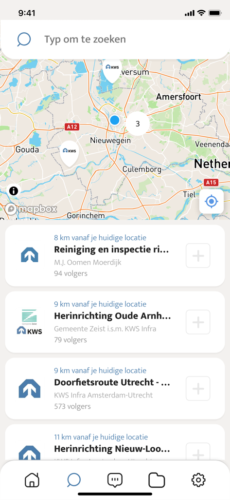 Interfaccia dell'app mobile che mostra una mappa con le posizioni dei progetti infrastrutturali e un elenco di aggiornamenti sui cantieri nelle vicinanze.