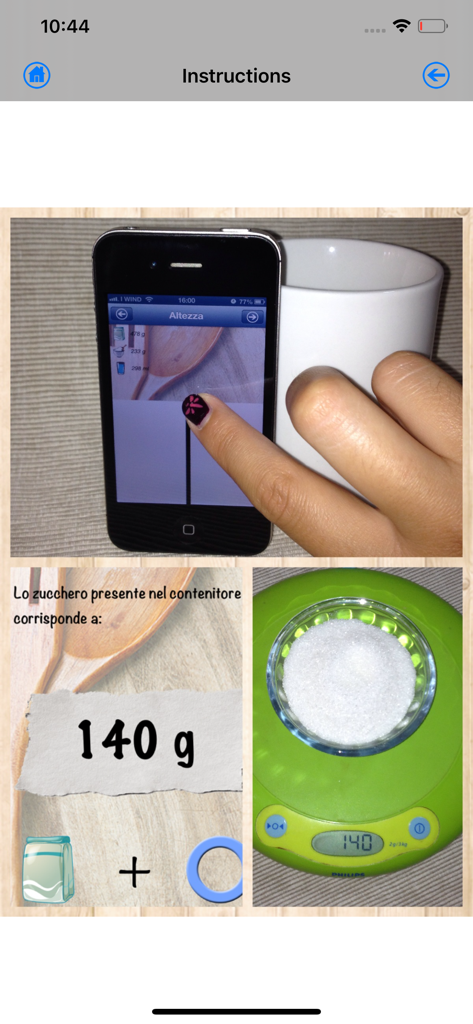 주방 저울 앱을 사용하여 140g의 설탕을 측정하는 것을 물리적 디지털 저울과 비교하여 보여줍니다.
