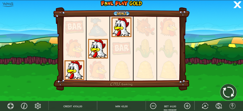 Interfaccia del gioco di slot machine Fowl Play Gold con simboli a tema gallina e fattoria