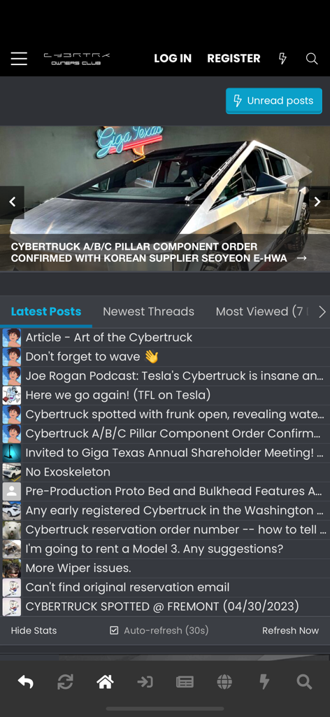 Cybertruck Owners Club - A tela inicial do aplicativo Cybertruck Owners Club exibindo um banner de notícias e uma lista das últimas discussões do fórum