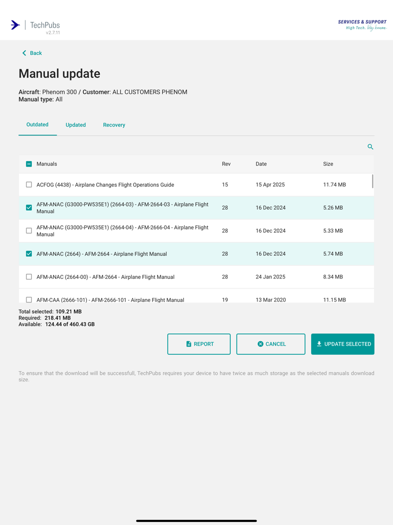 TechPubs Embraer - Interface of the TechPubs Embraer app showing a list of aircraft technical manuals for update on an iPad.