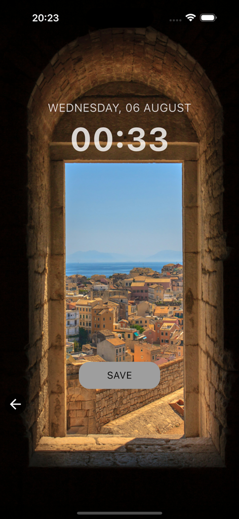 Urban Cityscape Wallpaper HD - Vista previa de la pantalla de bloqueo que muestra una ciudad costera a través de un arco de piedra.