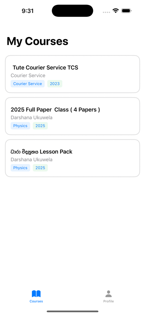 eWings - Interface of the eWings app showing a user's enrolled courses including Physics lessons and exam preparation materials
